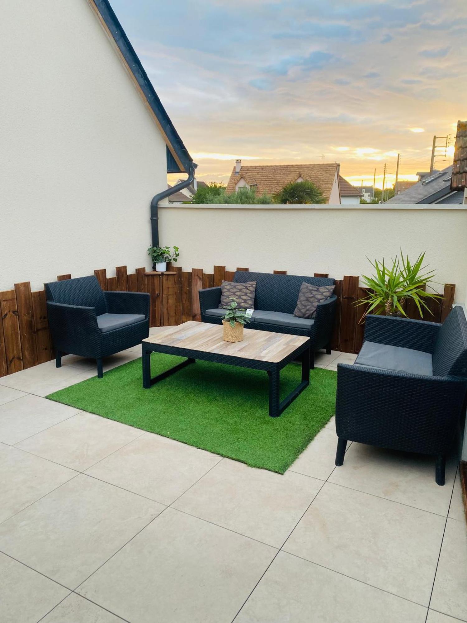 Maison De Ville Avec Terrasse Lion sur Mer Bagian luar foto